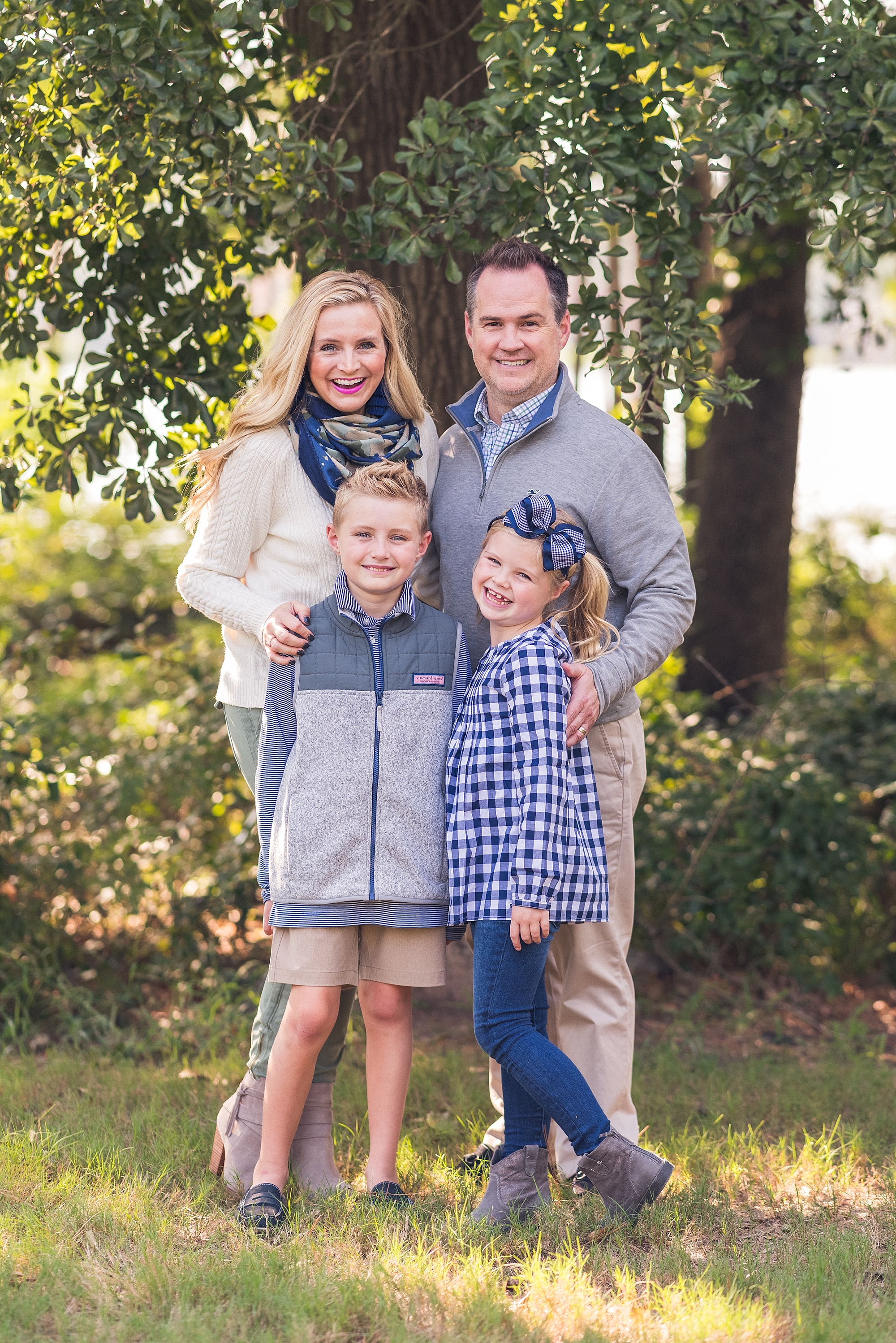 Fall Family Pictures Outfit Ideas 2019 | Family